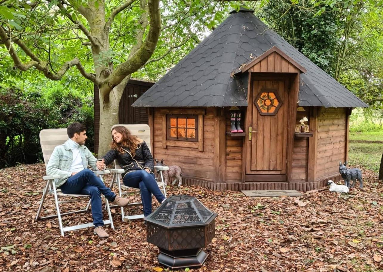 Starry Meadow & Rescued Animal Experiences Great Yarmouth Exterior foto